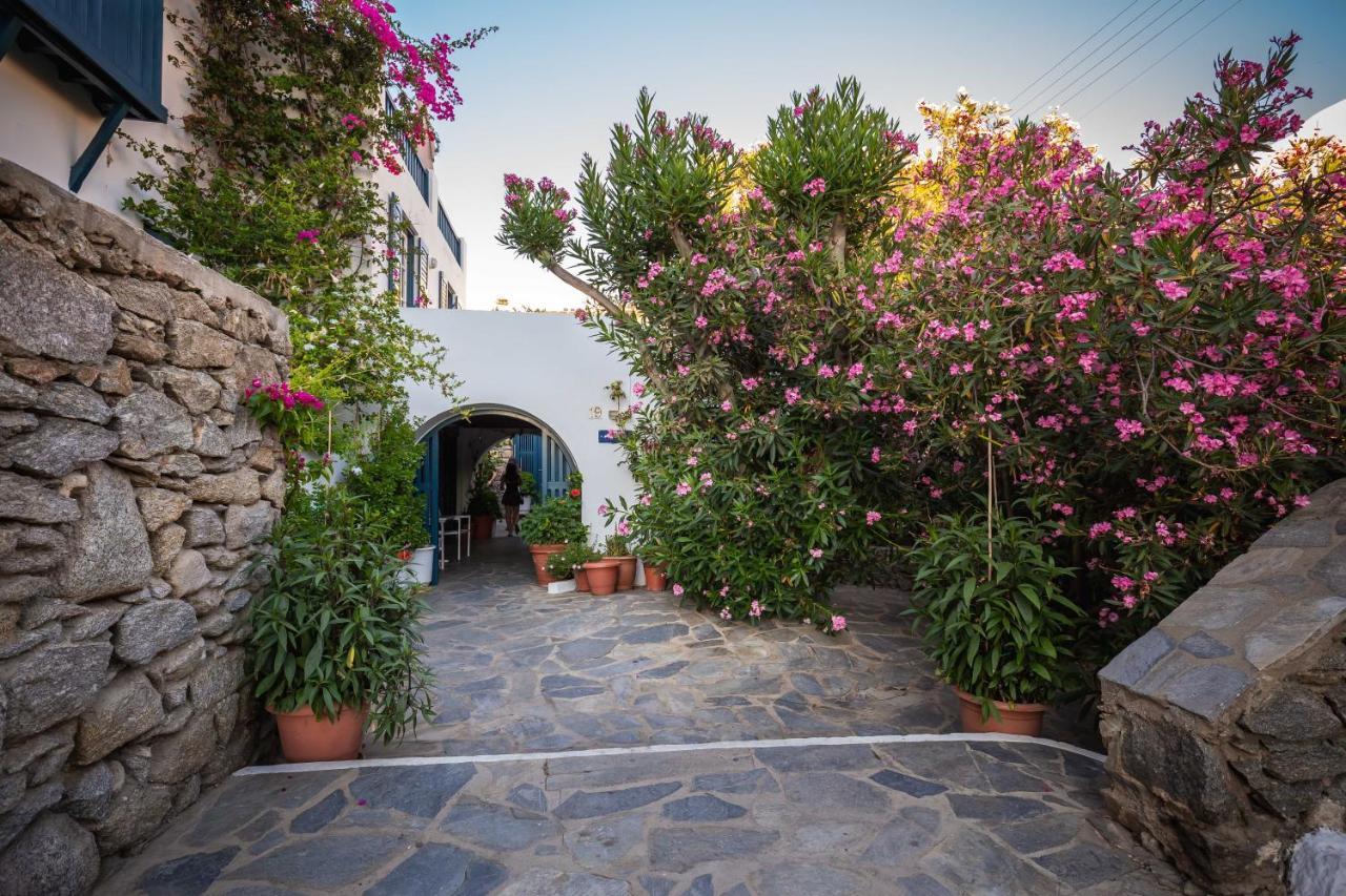 Callisti Mykonos Town With Pool View And Calypso Upper Floor With Sea View Exterior photo