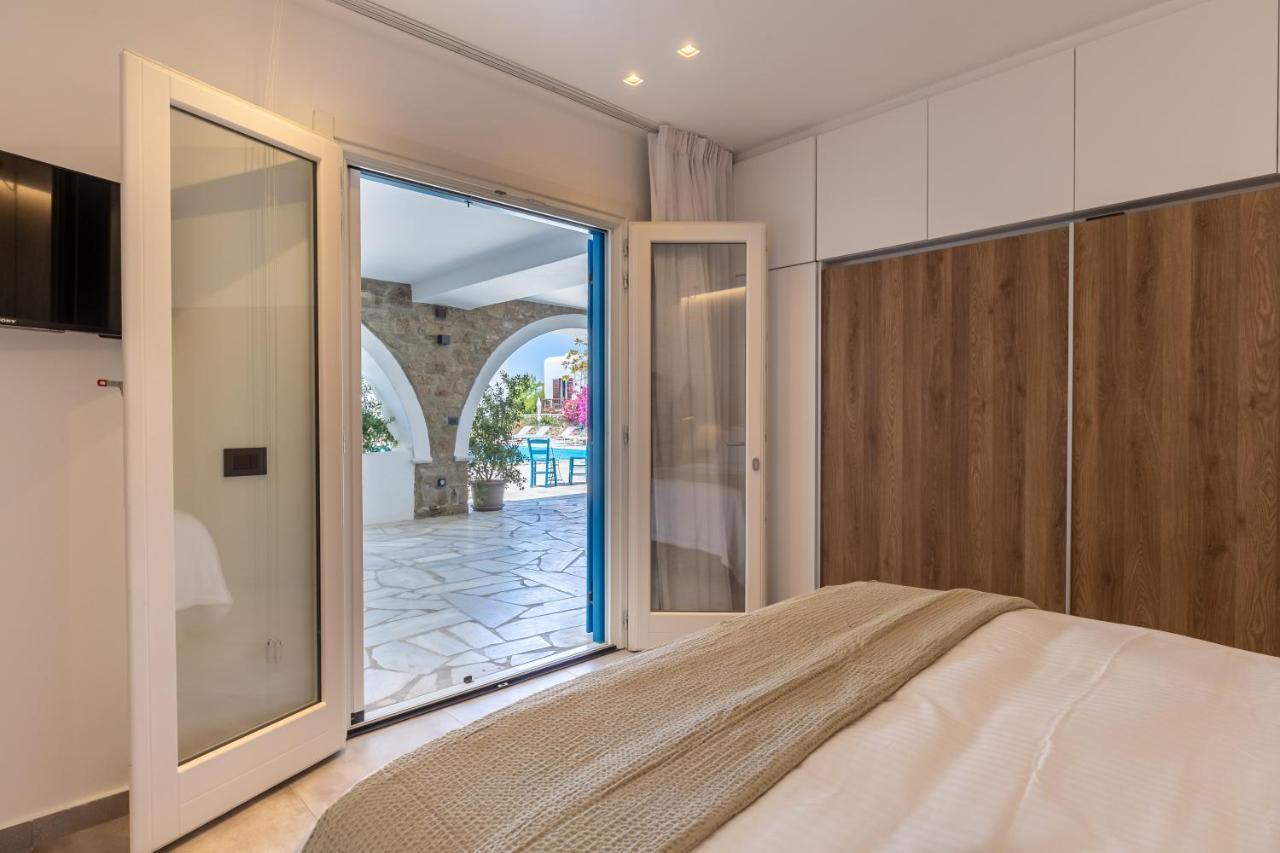 Callisti Mykonos Town With Pool View And Calypso Upper Floor With Sea View Exterior photo
