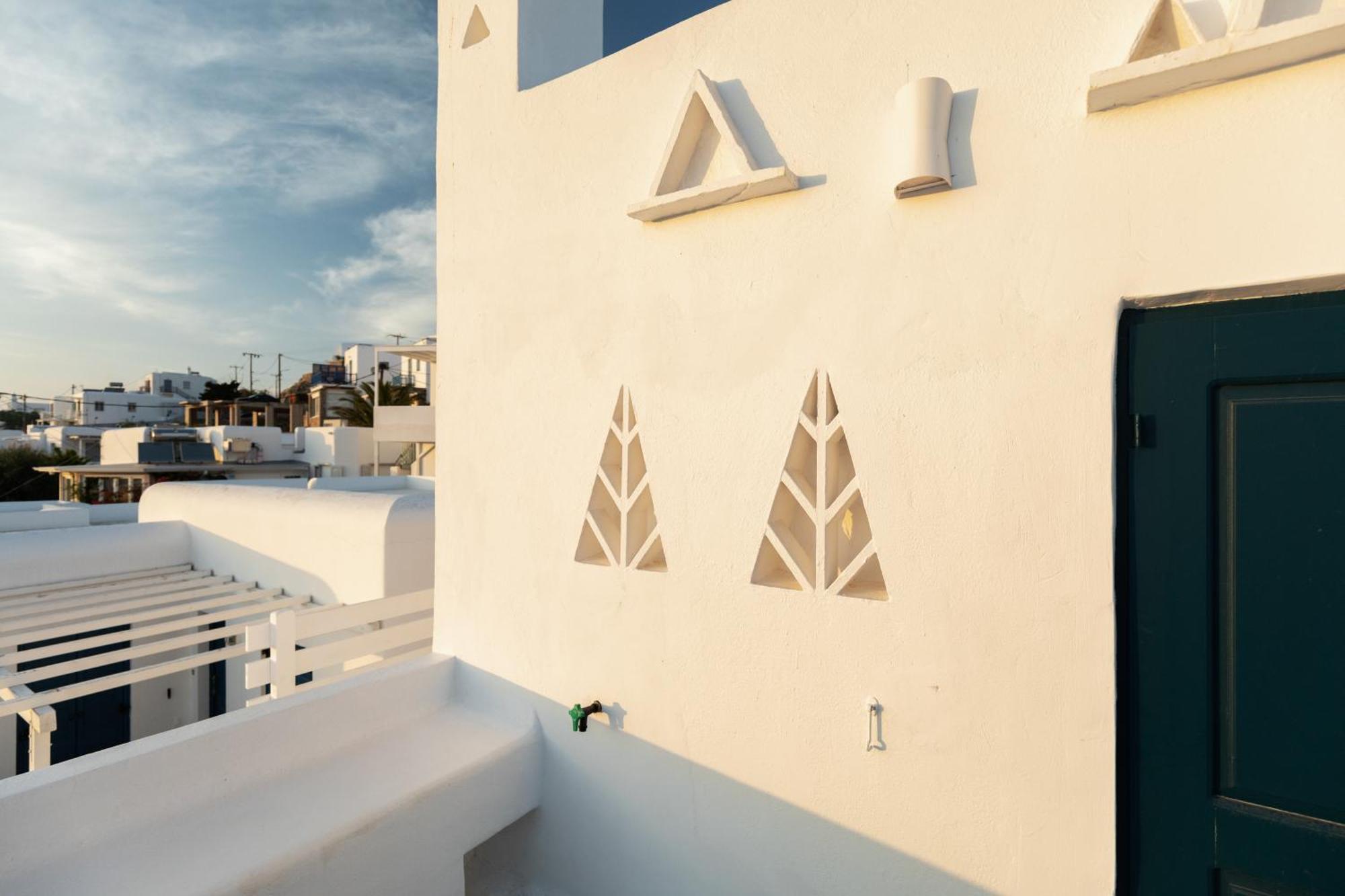 Callisti Mykonos Town With Pool View And Calypso Upper Floor With Sea View Exterior photo