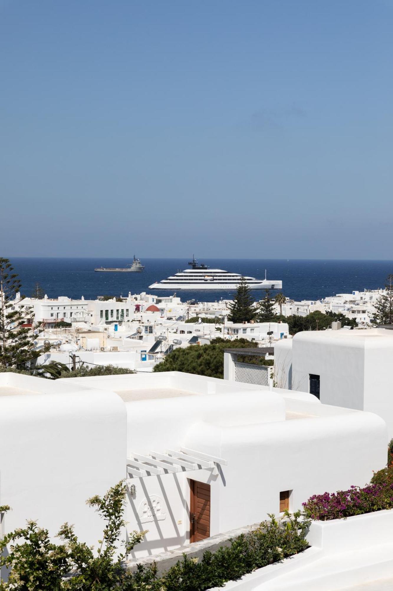 Callisti Mykonos Town With Pool View And Calypso Upper Floor With Sea View Exterior photo