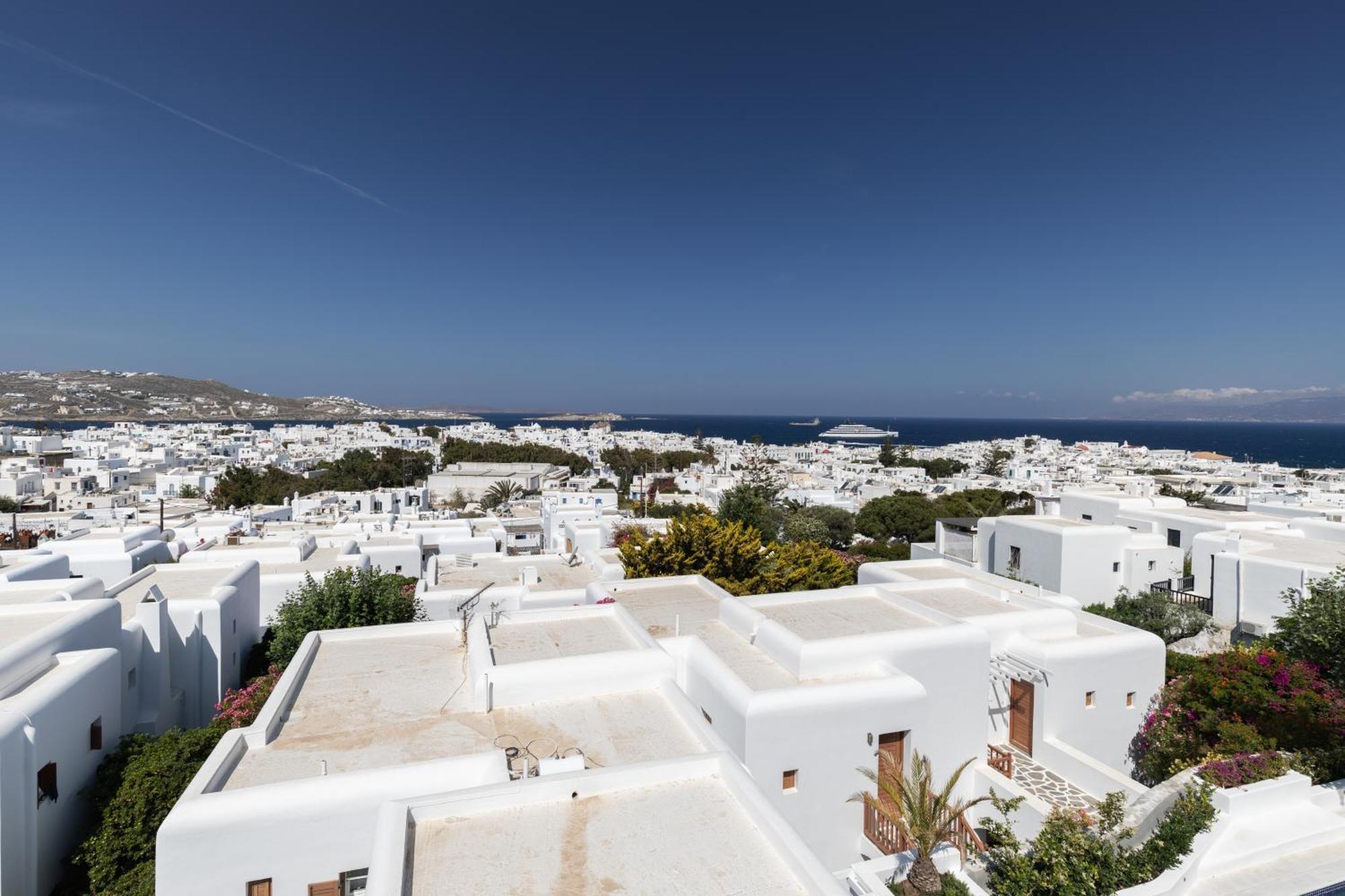 Callisti Mykonos Town With Pool View And Calypso Upper Floor With Sea View Exterior photo