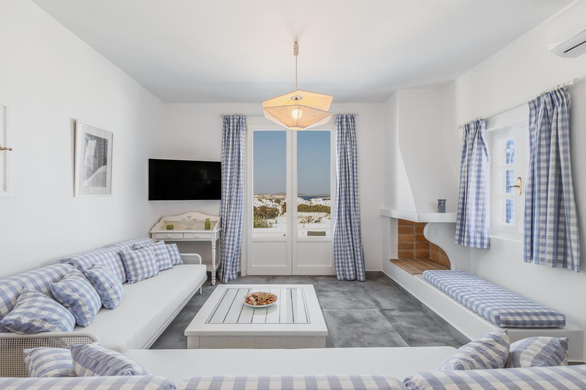Callisti Mykonos Town With Pool View And Calypso Upper Floor With Sea View Exterior photo
